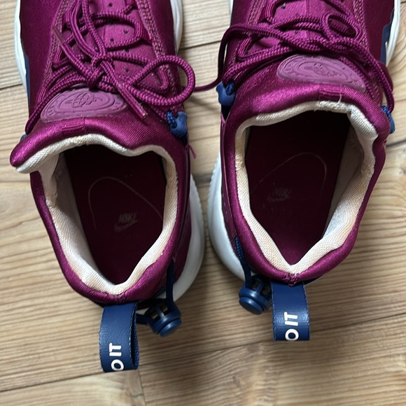 🎉FINAL CALL 🎉 Nike hurache sneakers - Picture 3 of 6